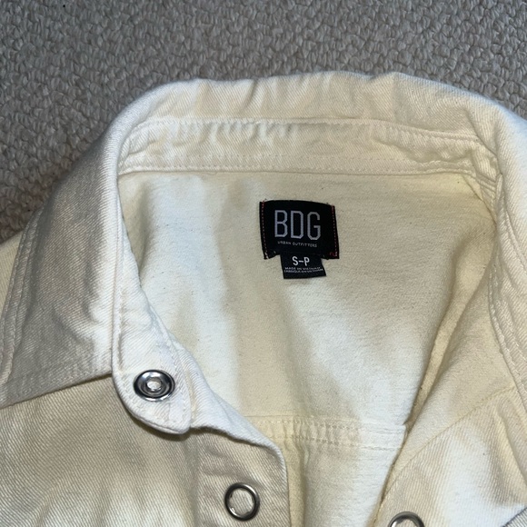 BDG (UO) Puffed Sleeve Cropped Jacket - Picture 3 of 4
